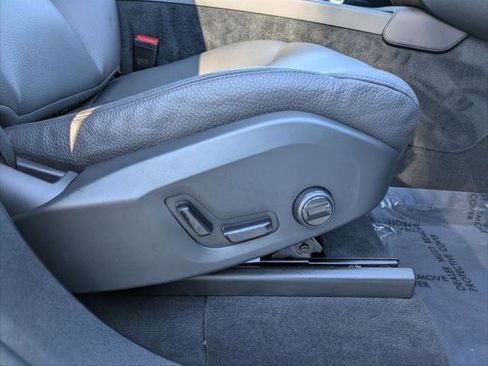 Used 2025 Volvo XC90 B6 Plus w/ Protection Package Premier image 28