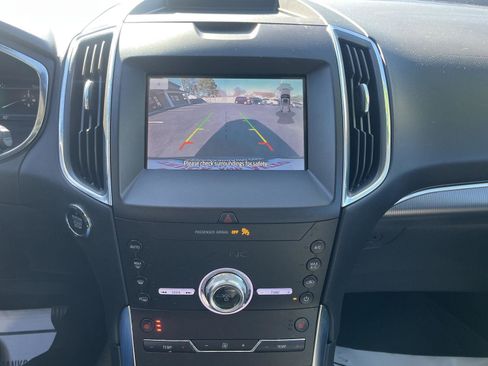 Used 2020 Ford Edge Titanium image 8