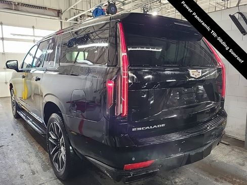 Used 2023 Cadillac Escalade ESV Sport image 2
