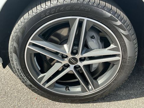 Used 2025 Audi Q5 e Premium image 9