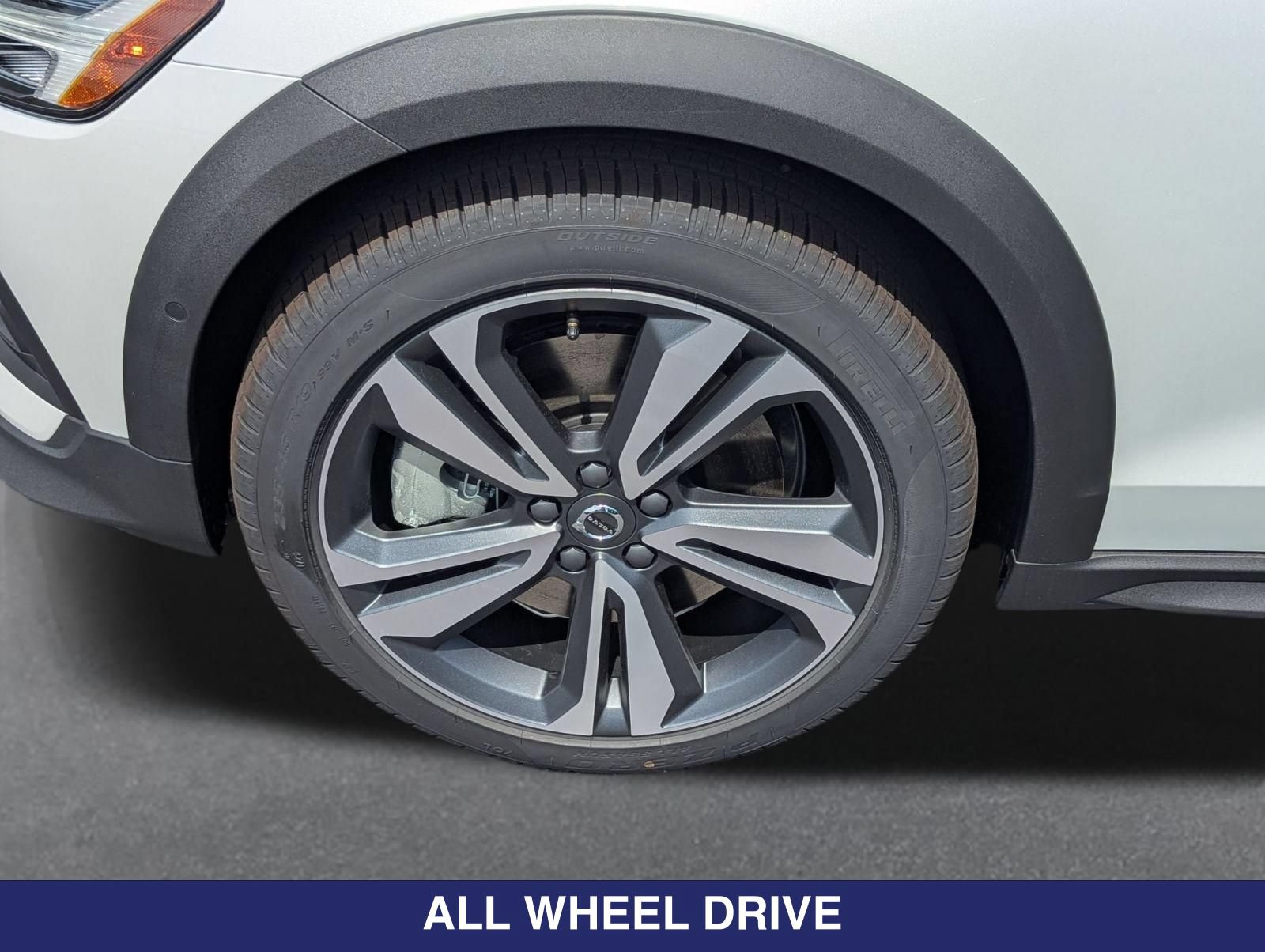 Certified 2026 Volvo V60 B5 Cross Country Plus w/ Protection Package Premier AWD/4WD image 26