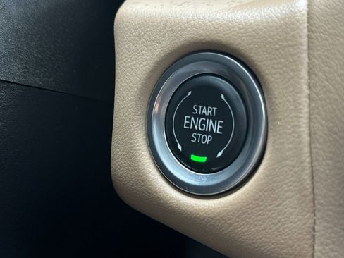 Used 2024 Chevrolet Tahoe Premier w/ Advanced Technology Package image 28