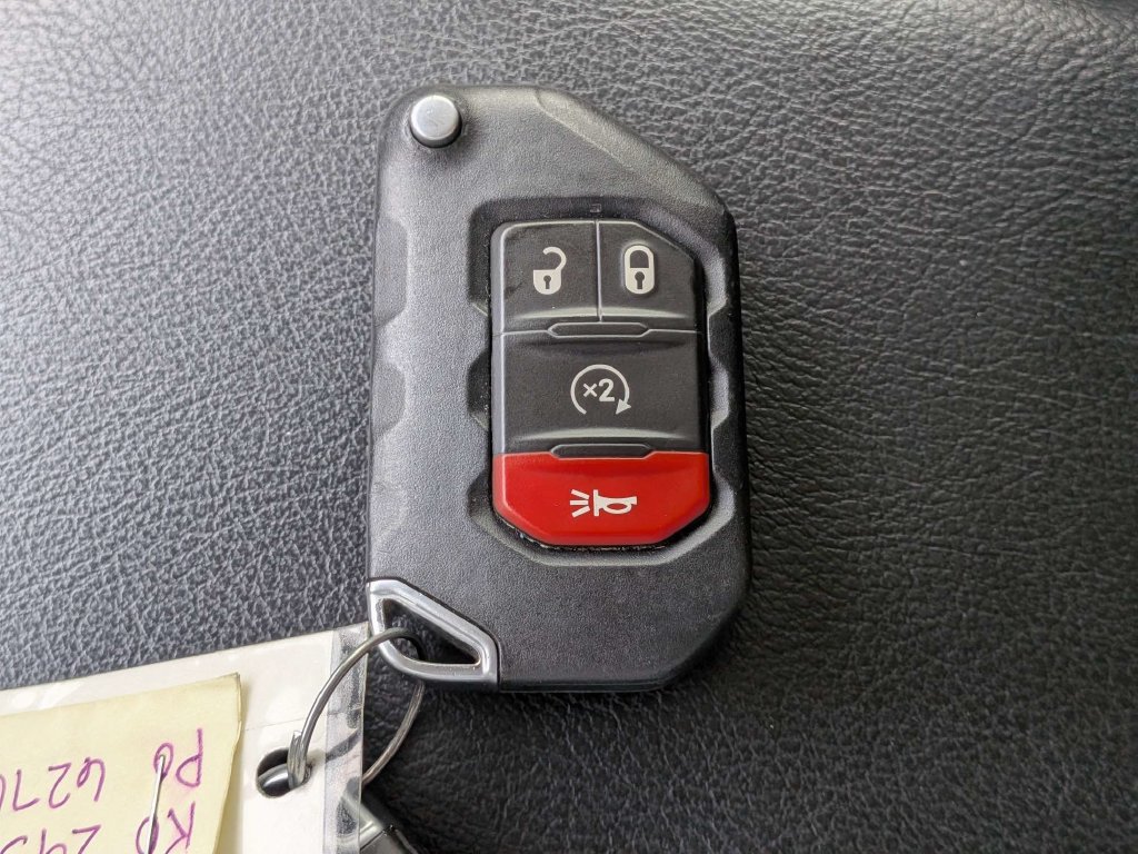 Used 2021 Jeep Gladiator Sport AWD/4WD image 25