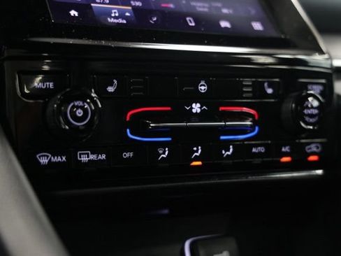 Used 2024 Jeep Grand Cherokee Altitude AWD/4WD image 24