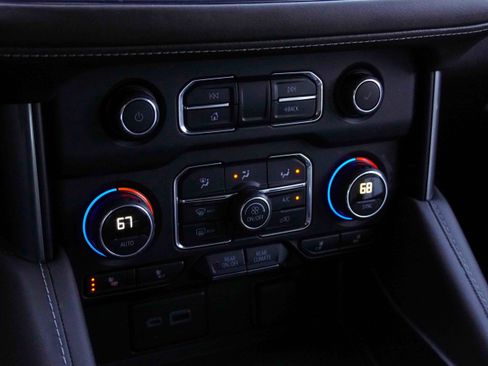 Used 2024 Chevrolet Tahoe Z71 w/ Luxury Package image 27