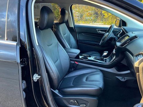 Used 2018 Ford Edge Titanium image 7