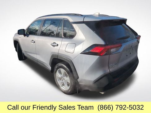 Used 2021 Toyota RAV4 XLE image 3