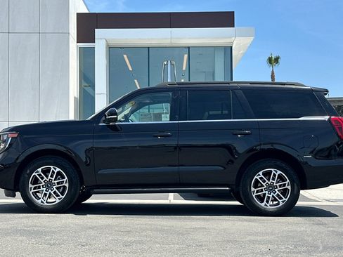 Certified 2025 Ford Expedition Active AWD/4WD image 6