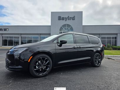 New 2027 Chrysler Pacifica Limited