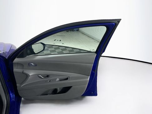 Used 2024 Hyundai Elantra SEL image 31