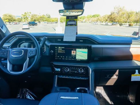 New 2026 GMC Sierra 3500 Denali w/ Denali Reserve Package image 15