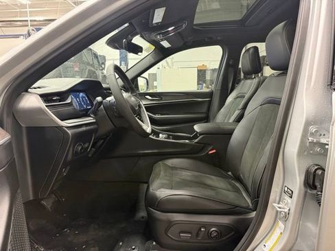 New 2026 Jeep Grand Cherokee Laredo image 7