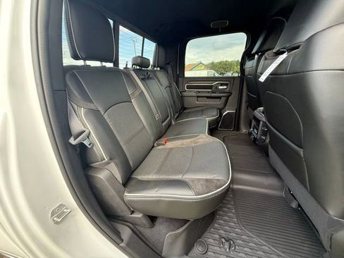 New 2026 RAM 2500 Laramie AWD/4WD image 12