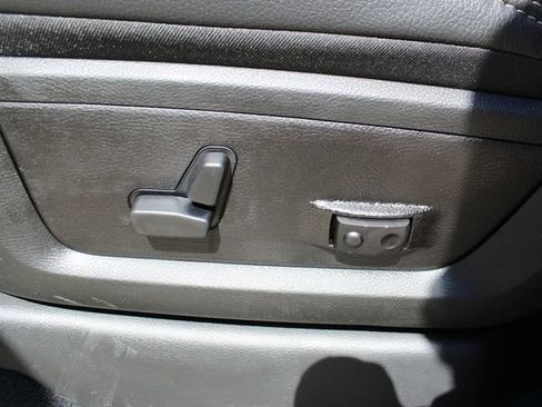 New 2026 RAM 3500 Laramie AWD/4WD image 14