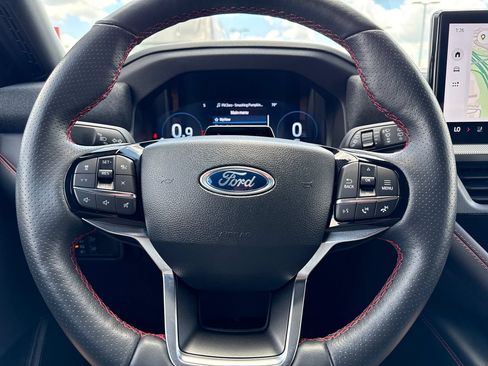 Used 2025 Ford Explorer ST-Line w/ ST-Line Street Pack AWD/4WD image 19