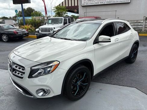 Used 2018 Mercedes-Benz GLA 250 4MATIC w/ Premium Package image 14