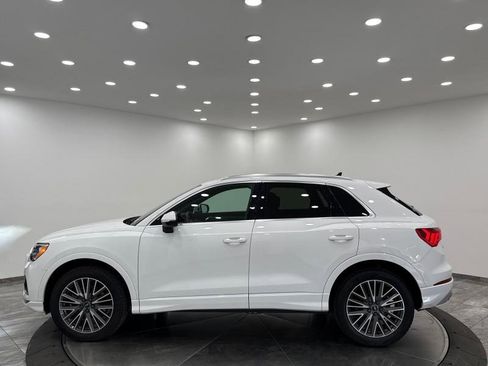 Used 2022 Audi Q3 2.0T Premium w/ Convenience Package image 4