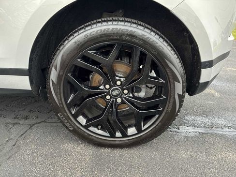 Used 2020 Land Rover Range Rover Evoque SE image 32