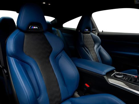 Used 2021 BMW M4 Coupe w/ M Carbon Exterior Package RWD image 37