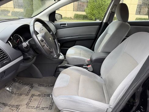 Used 2010 Nissan Sentra 2.0 SR w/ Convenience Pkg image 11