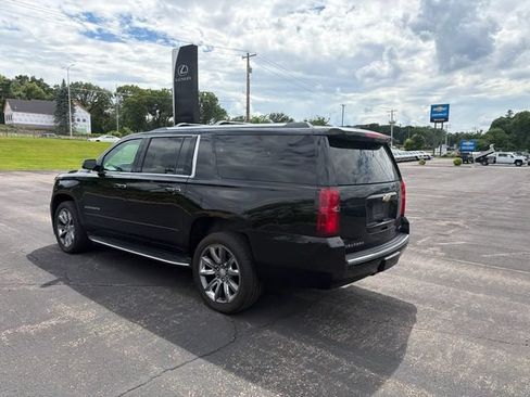 Used 2017 Chevrolet Suburban Premier AWD/4WD image 30
