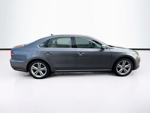 Used 2015 Volkswagen Passat TDI SE FWD image 4