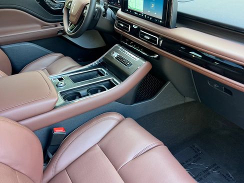New 2026 Lincoln Aviator Reserve AWD/4WD image 14