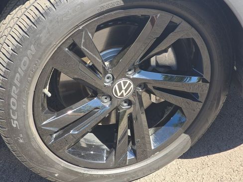 Used 2023 Volkswagen Tiguan SE R-Line AWD/4WD image 19