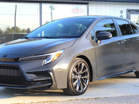 Used 2024 Toyota Corolla SE image 1