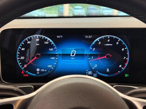 Used 2021 Mercedes-Benz GLB 250 image 22