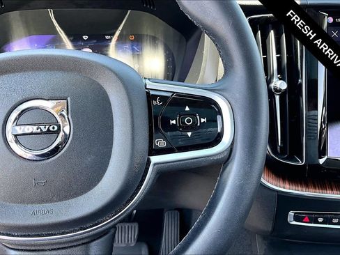 Used 2023 Volvo XC60 B5 Plus w/ Protection Package Premier FWD image 14
