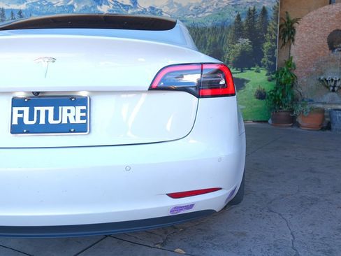 Used 2019 Tesla Model 3 Standard Range Plus image 41