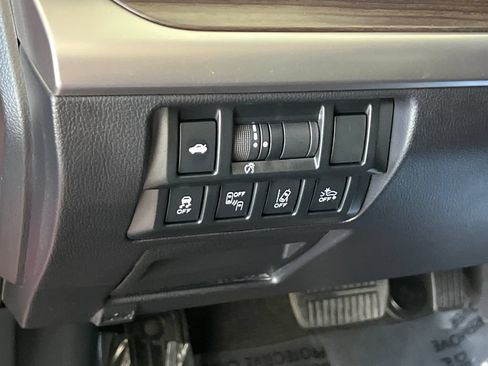 Used 2018 Subaru Legacy 2.5i Limited AWD/4WD image 33