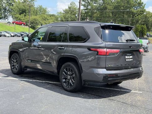 Used 2024 Toyota Sequoia Platinum AWD/4WD image 22