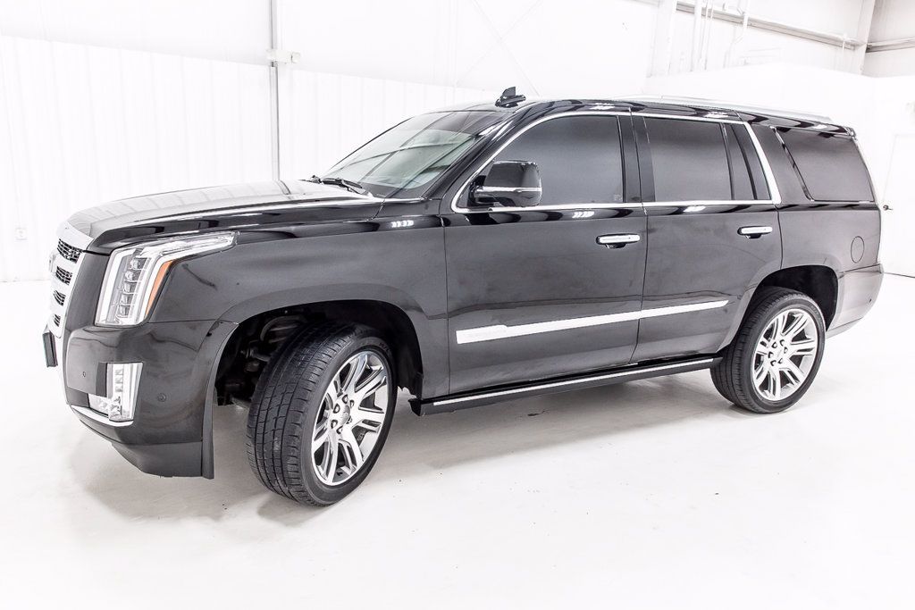 Used 2019 Cadillac Escalade Premium Luxury RWD image 3