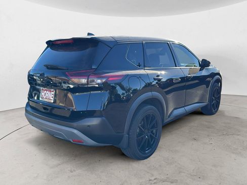 Used 2021 Nissan Rogue SV image 4