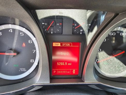 Used 2017 GMC Terrain SLE w/ Technology Package FWD image 23