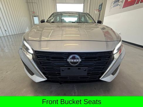 Used 2024 Nissan Altima 2.5 S FWD image 14
