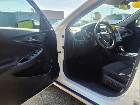 Used 2023 Chevrolet Malibu LT FWD image 10