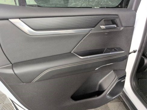 Certified 2025 GMC Acadia Elevation AWD/4WD image 30