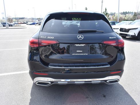 Used 2023 Mercedes-Benz GLC 300 4MATIC image 8