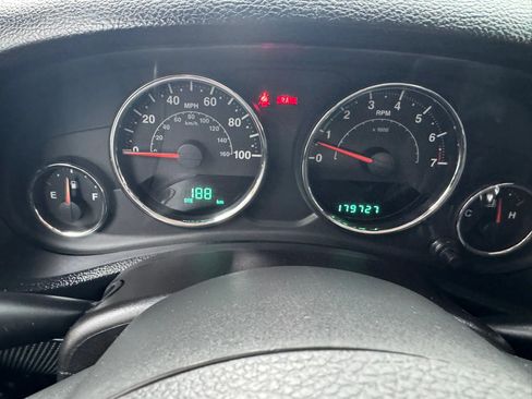Used 2014 Jeep Wrangler Rubicon AWD/4WD image 28