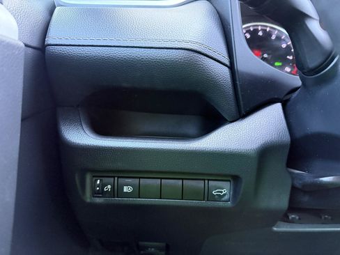 Used 2022 Toyota RAV4 XLE Premium FWD image 29