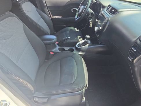 Used 2019 Kia Soul + FWD image 17