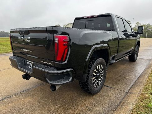 Used 2024 GMC Sierra 2500 Denali Ultimate w/ Max Trailering Package image 9