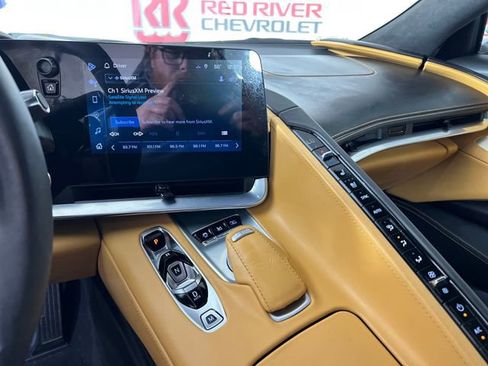 Used 2025 Chevrolet Corvette Stingray Premium Conv w/ Z51 Performance Package image 19