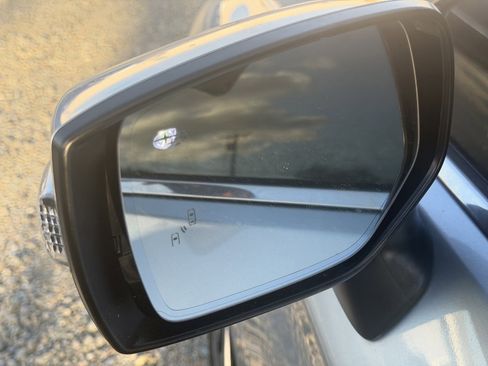 Used 2016 Subaru Legacy 3.6R Limited AWD/4WD image 22