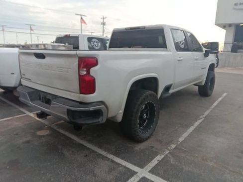 Used 2021 Chevrolet Silverado 2500 LT w/ Fleet Comfort Package AWD/4WD image 5