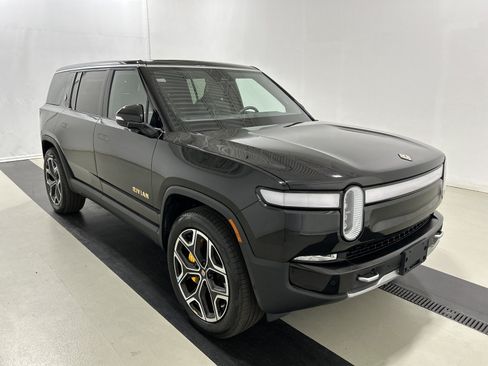 Used 2024 Rivian R1S Adventure AWD/4WD image 7