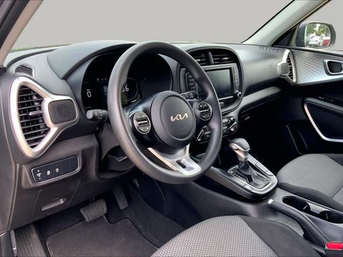 Used 2024 Kia Soul LX w/ Option Group 015 FWD image 17